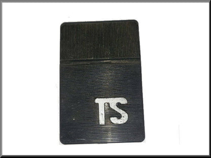 Emblem (black) – Renault 16 TS – OEM 7700502879