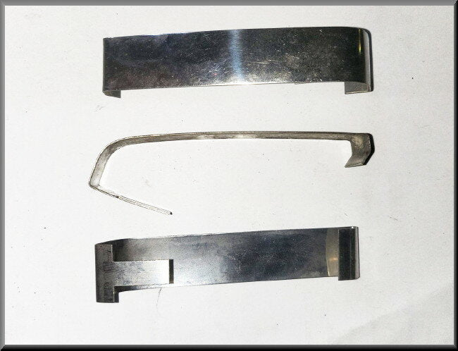 Sierstrip bumperbuffer achterzijde links en rechts – Renault 16 – OEM 0857595300