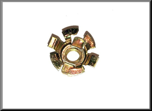 Écrou-cage M8 – Renault 16 – OEM 0852492000
