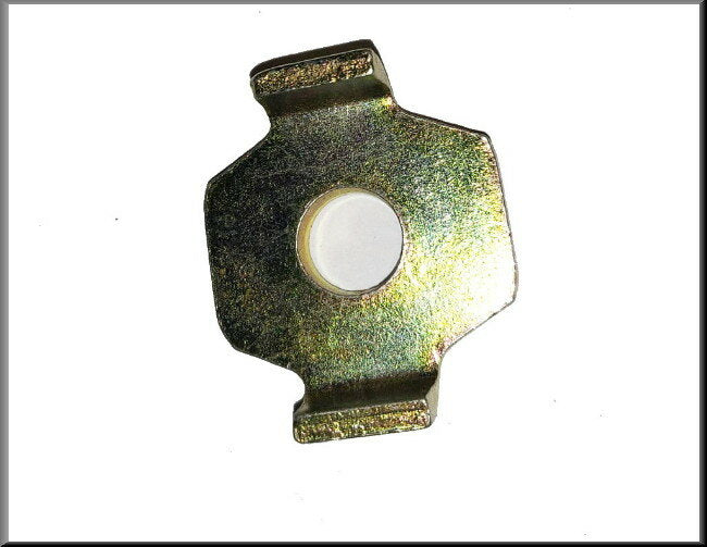 Gearbox support retaining plate – Renault 16 – OEM 7700502023