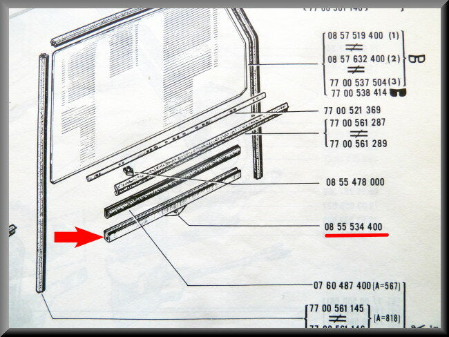 Window molding rear left and right – Renault 16 – OEM 0855534400 / 0855588000