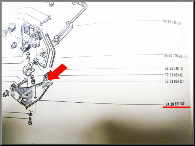 Brake pressure distributor support – Renault 16 – OEM 0428697500