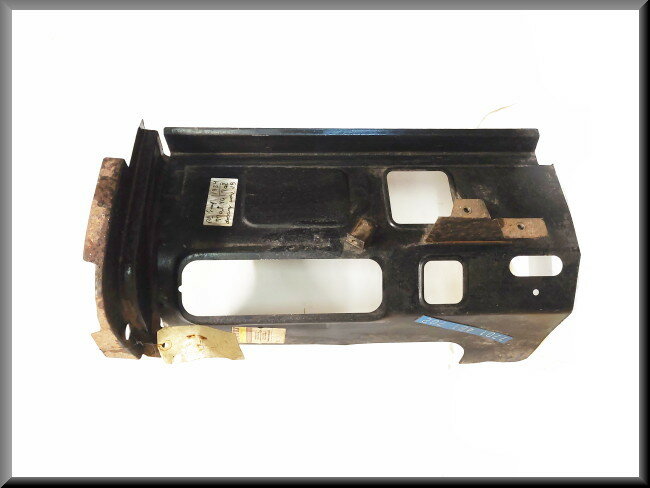Partie d'angle arrière droite – Renault Trafic – OEM 7701461702 – NOS