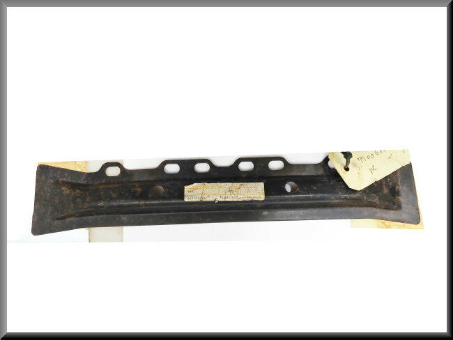Front chassis part – Renault 18 – OEM 7700630319 – NOS