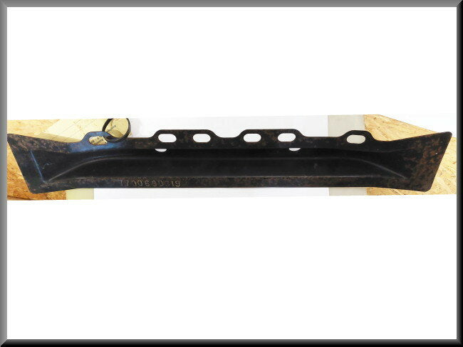 Front chassis part – Renault 18 – OEM 7700630319 – NOS
