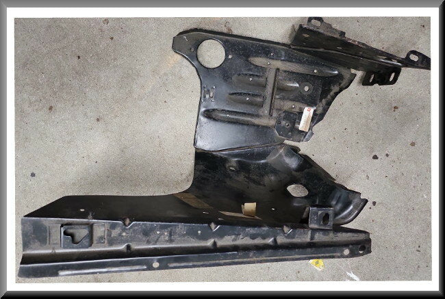 Pièce d'angle d'aile avant droite – Renault 18 – OEM 77700653076 – NOS