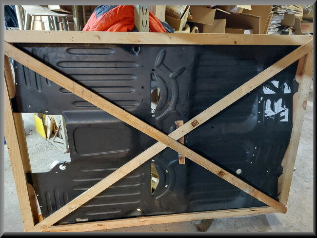 Plaque de fond – Renault 16 – OEM 7700545568