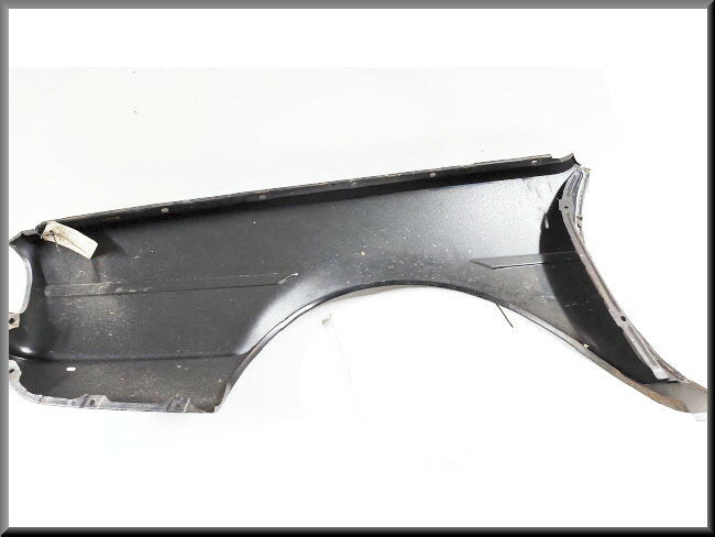 Aile avant droite (jante 14 pouces) – Renault 20 - Renault 30 – OEM 7700570224 – NOS