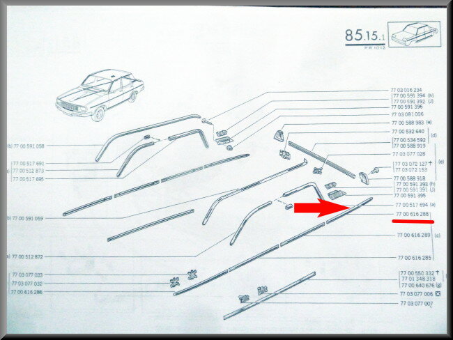 Baguettes de custode gauche et droite - Renault 12 – OEM 7700616288 – NOS