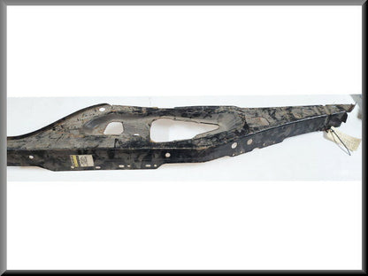 Pièce de châssis avant droit – Renault 18 – OEM 7700619784 / 7700688421 / 7700665639 – NOS