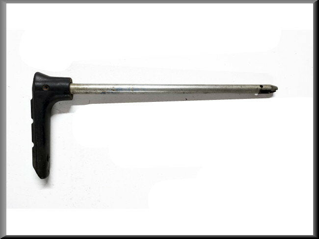 Poignée de frein à main (à gauche du volant) – Renault 16 type 1 – OEM 7700506060 / 7700541572 / 7700540814