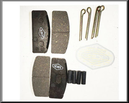Brake pad set – Renault 8 - Renault 10 – Dauphine - OEM 0996031700 / 0996043700 – NOS