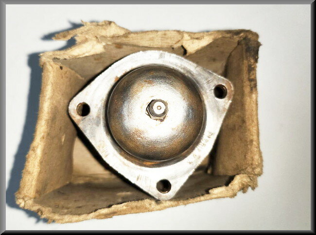 Upper ball joint – Renault 8 - Renault 10 – Alpine A110 - Renault various - OEM 09817197800 – NOS