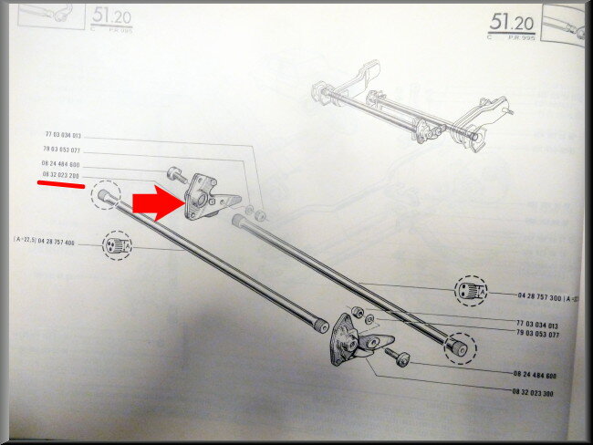Stelnok rechts – Renault 16 – OEM 0832023200