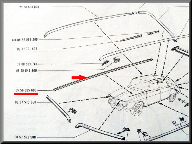 Bande chromée bas de caisse droit – Renault 16 – OEM 0556035600
