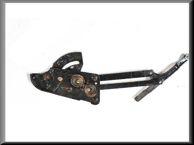 Window lift mechanism front left – Renault 16 TX – OEM 7701018008 – Used