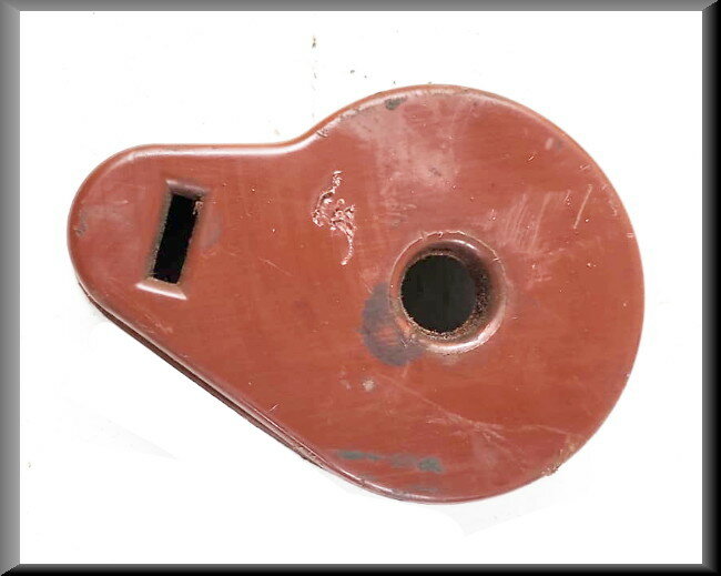 Cache-charnière de hayon droit (ROUGE) – Renault 16 – OEM 7700587636