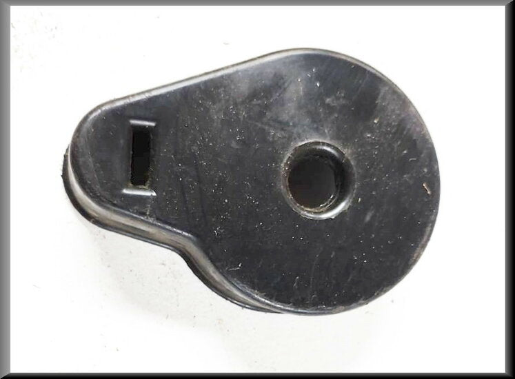Cache de charnière de hayon arrière gauche (Noir) – Renault 16 – OEM 7700638091