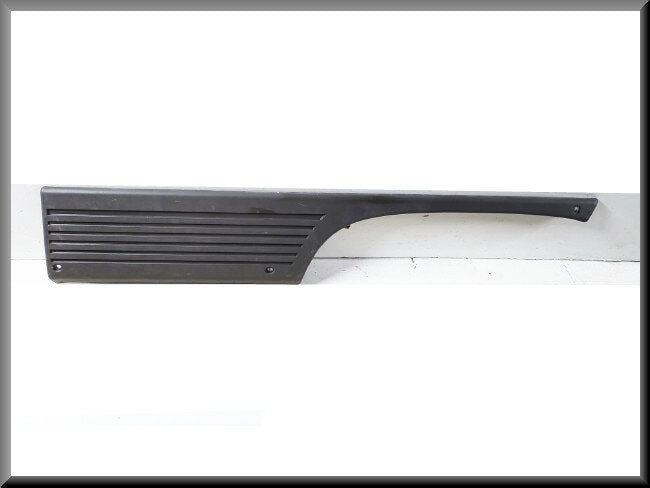 Baguette d'aile arrière gauche – Renault 5 (3 portes) – OEM 7700669827 – NOS