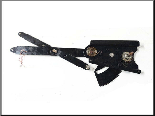 Window lift mechanism front right – Renault 14 – OEM 7701348791 – NOS