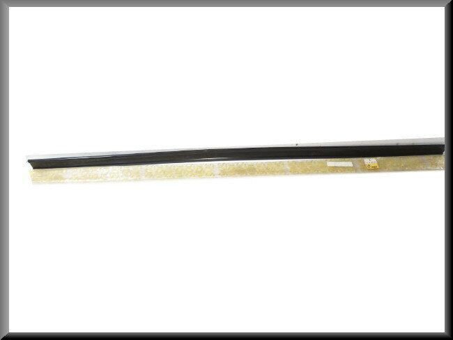 Baguette de finition longeron gauche – Renault 6 – OEM 7700565965 – NOS
