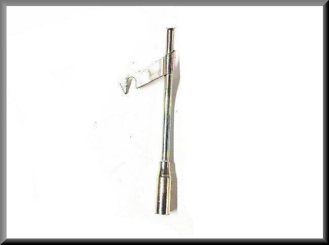 Oil dipstick tube – Renault 16 TS – OEM 7700505940