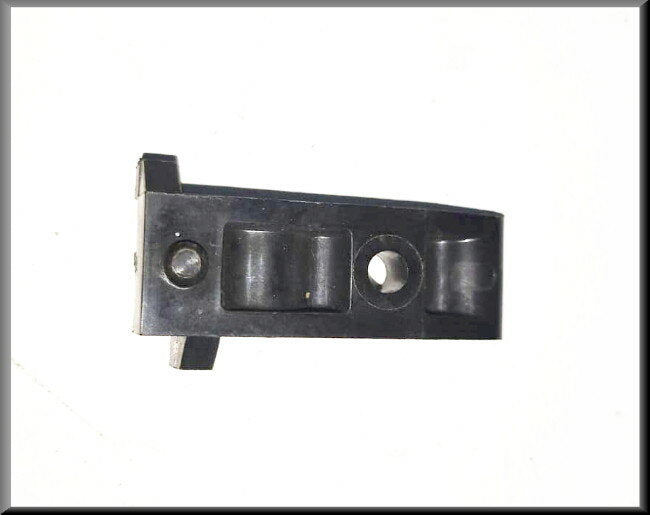Houder sluitmechanisme motorkap – Renault 16 – OEM 0857540900
