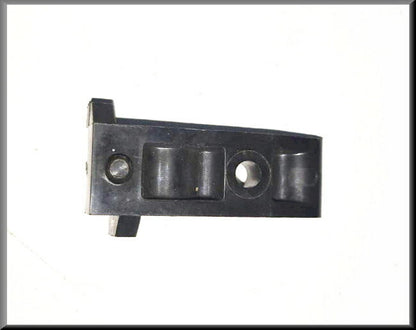 Houder sluitmechanisme motorkap – Renault 16 – OEM 0857540900