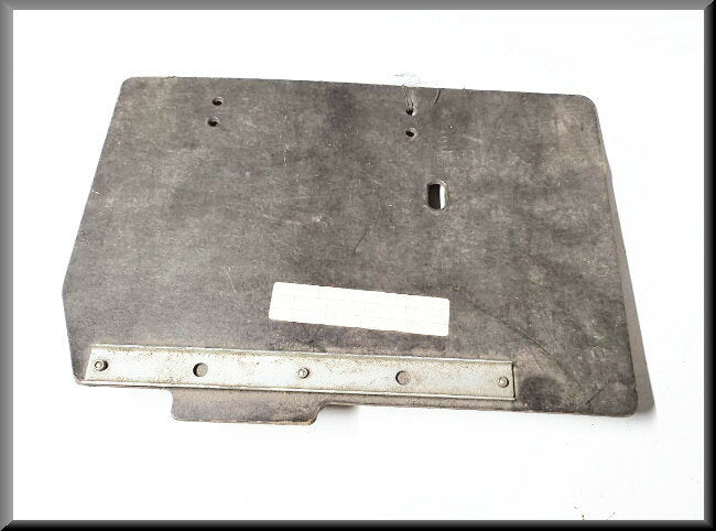 Plaque de radiateur – Renault 18 – OEM 7700659014 – NOS