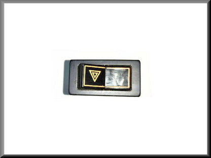Interrupteur de feux de détresse (orange) – Renault 16 – OEM 7700562642