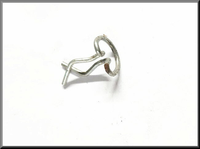 Clip de fixation garniture de siège – Renault 16 – OEM 7703076031