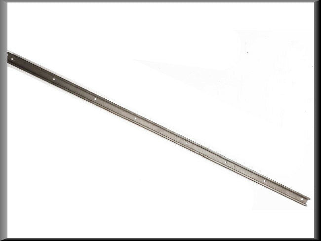 Bumperstrip voorzijde midden  – Renault 20 – OEM 7700616048 – NOS