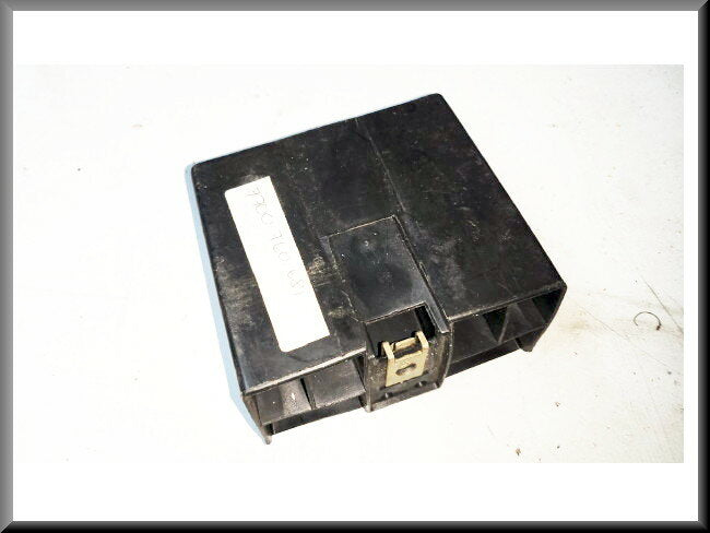 Renault Bumperbuffer  – Renault Express – OEM 7700760681 – NOS