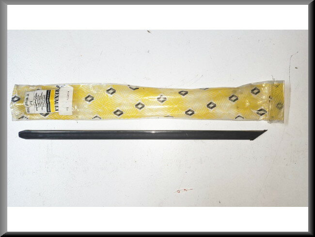 Trim strip front wing left – Renault 20 – OEM 7700611228 – NOS