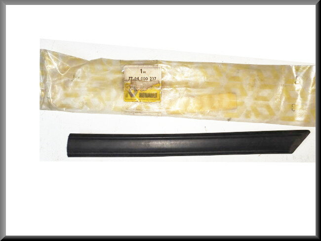 Sierlijst  – Renault 18 – OEM 7704000237 – NOS