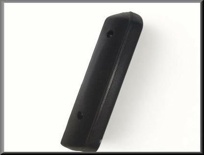 Accoudoir avant gauche (noir) – Renault 12 - Renault 15 - Renault 17 – OEM 7700659425 / 7700519191