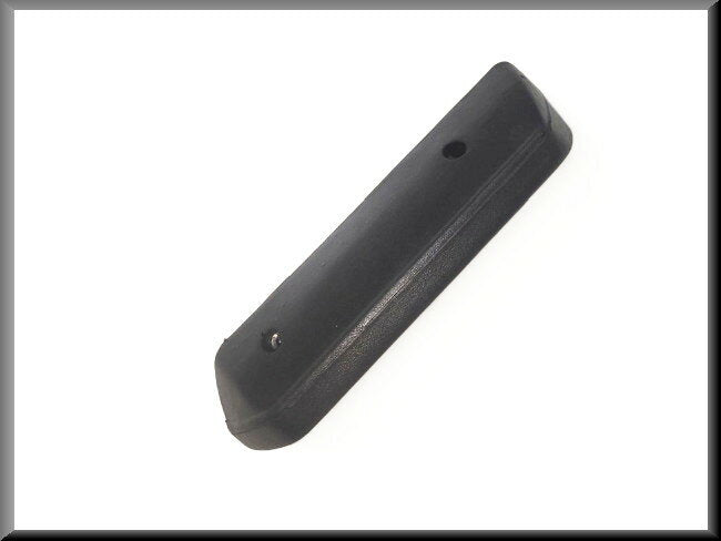 Accoudoir avant droit (noir) – Renault 12 – Renault 15 - Renault 17 - OEM 7700659426 / 7700519190