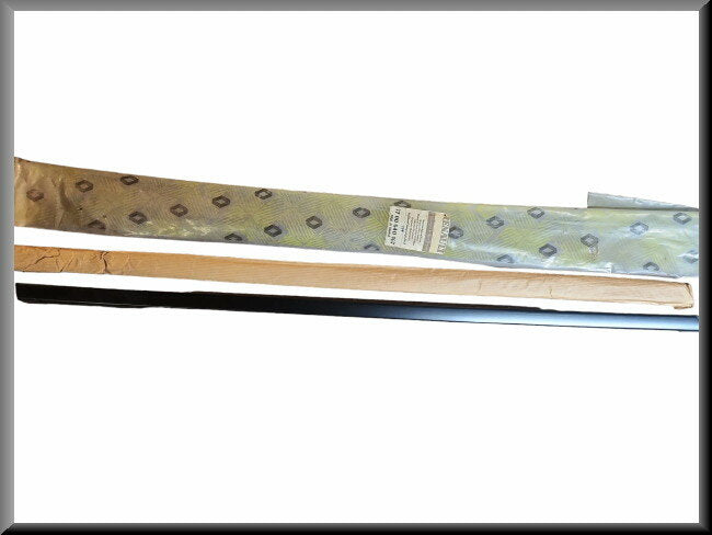 Baguette de protection porte arrière droite – Renault 18 – OEM 7700640067 – NOS