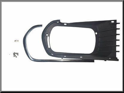 Grill rechterdeel met chroomrand en bevestigingsset – Renault 12 – OEM 7701459892