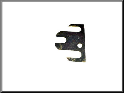 Filler plate lock striker rear (0.5 mm) – Renault 16 – OEM 0608295100