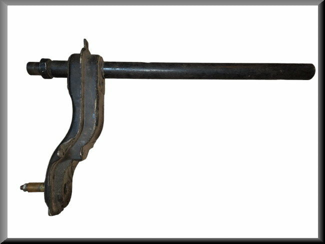 Essieu arrière gauche – Renault 16 – OEM 7701450015 / 7701455178