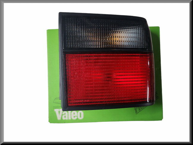 Feu arrière droit – Renault 21 – OEM 7701032018 – NOS