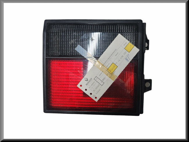 Feu arrière gauche – Renault 21 – OEM 7701032020 – NOS