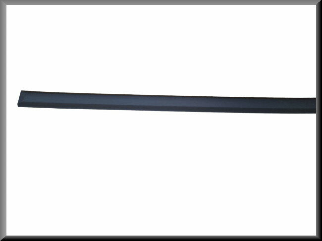 Baguette décorative (caoutchouc) – Renault 9 - Renault 11 – OEM 7701465933 – NOS