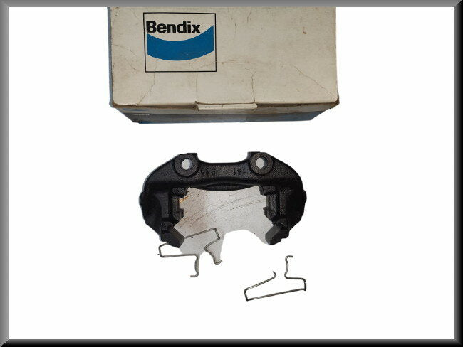 Support étrier de frein – Renault 14 – OEM 7701201107 – NOS