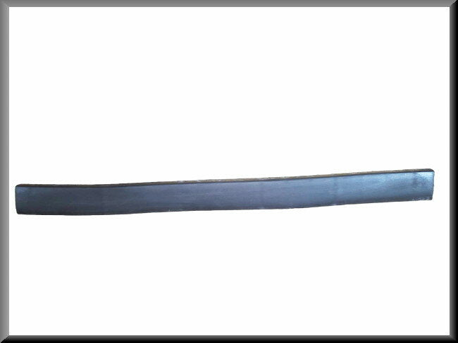 Bumperstrip midden achter  – Renault 20 - Renault 30 – OEM 7700663642 – NOS