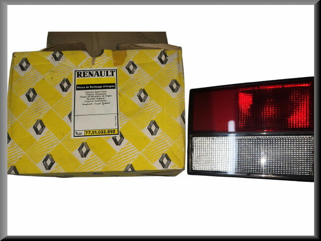 Feu arrière gauche – Renault 21 – OEM 7701032892 – NOS
