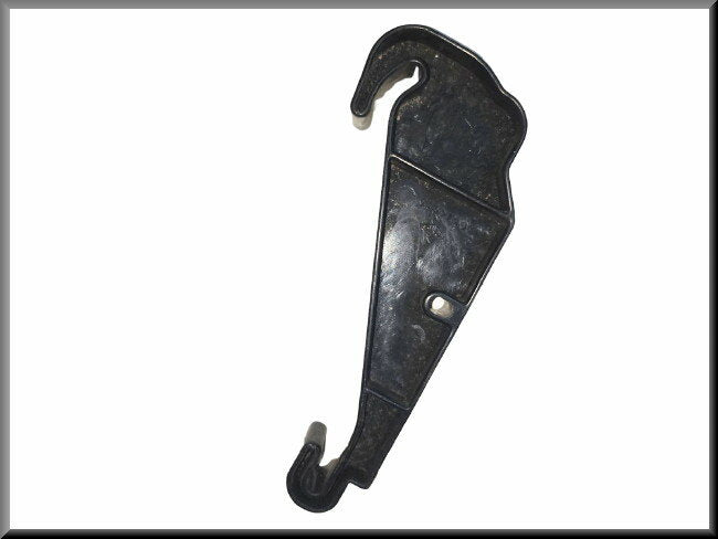 Support de crochet banquette arrière – Renault 20 - Renault 30 – OEM 7700574585 – NOS