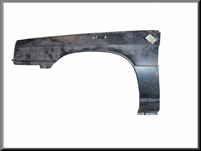 Voorscherm links  – Renault 9 - Renault 11 – OEM 7700679013 – NOS