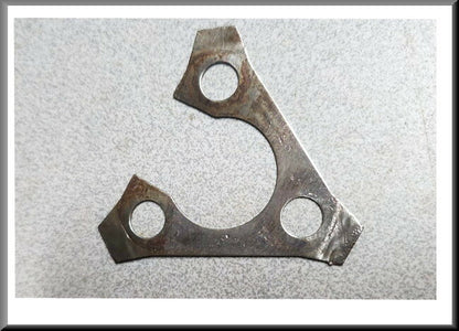 Plaque de maintien crépine pompe à huile – Renault 16 – OEM 0608465900 – Occasion